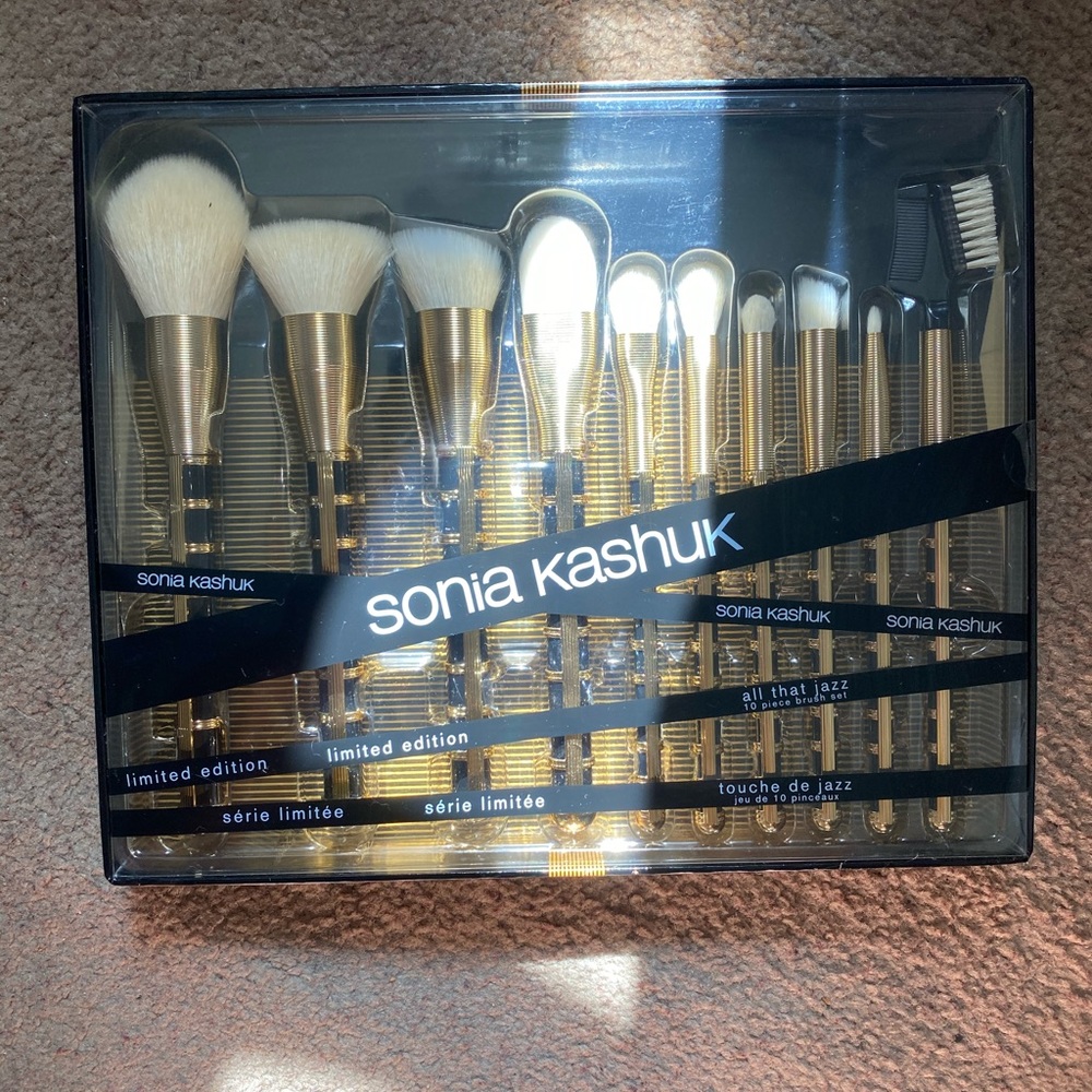 [SOLD] Sonia Kashuk LE “All That Jazz” Brush Set